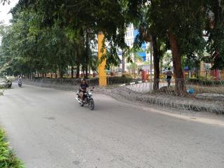 Graha Kepri Sudah Dipagari Kawat Berduri Jelang Demo Buruh Hari Ini
