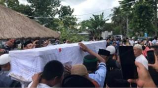 Jenazah TKI Korban Kapal Karam Tiba di Lombok Tengah, Tangis Keluarga Pecah