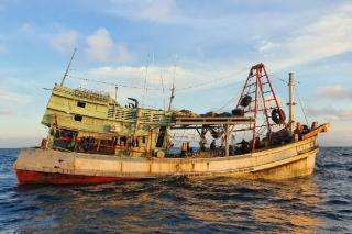 Bakamla Tangkap Kapal Vietnam Curi 2 Ton Ikan di Laut Natuna