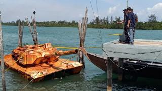 Geger Tank Mengapung di Laut Kepri Ternyata Replika, Untuk Kamuflase?