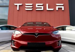 Bagasi Bermasalah, Tesla Tarik Hampir Setengah Juta Kendaraan