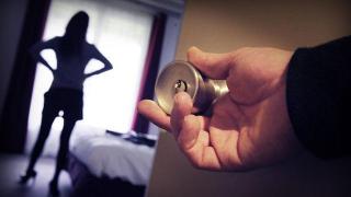 Artis Sinetron CA Ditangkap Terkait Prostitusi di Hotel Mewah