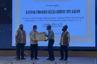 Imigrasi Batam Bikin `Hattrick` Raih Penghargaan dari Gubernur Kepri