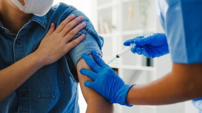Disuntik 11 Dosis Vaksin Covid, Pria Ini Mengaku Badan jadi Lebih Sehat