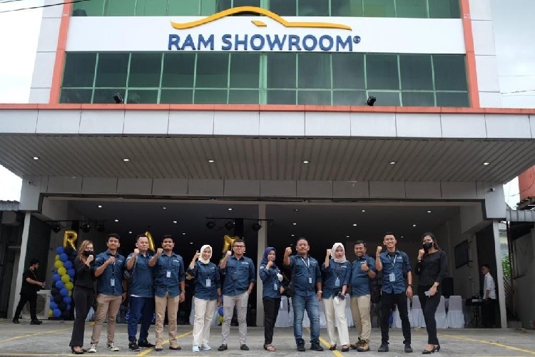 RAM Showroom Rambah Pasar Otomotif di Tanjungpinang