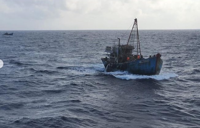Keruk Berton-ton Ikan di Laut Natuna, 3 Kapal Ikan Vietnam Dibekuk KRI