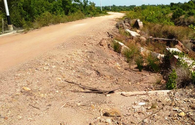 Bahaya Mengintai di Ruas Jalan Parit 9 Karimun, Ambles dan Rusak
