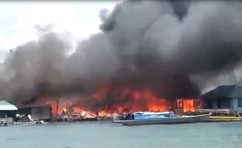 Kebakaran Hanguskan Sejumlah Rumah di Pulau Buluh Batam