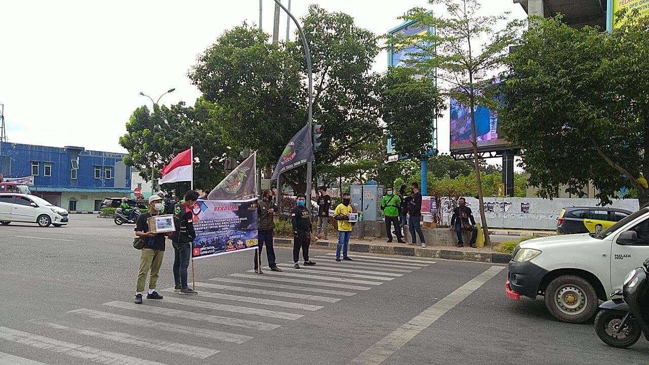 Komunitas Ojol Batam Galang Donasi Bencana Kebakaran di Pulau Buluh