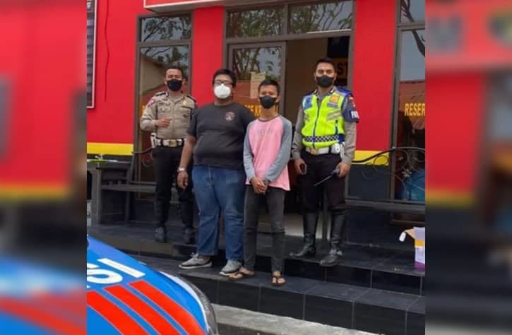 Viral di Batam, Bolehkah Kita Menendang Pemotor Ugal-ugalan di Jalan?Â 