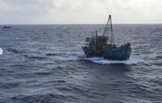 Keruk Berton-ton Ikan di Laut Natuna, 3 Kapal Ikan Vietnam Dibekuk KRI
