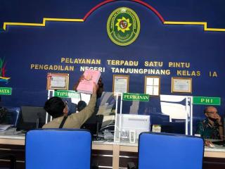 Berkas Korupsi Dana BOS SMA 1 Batam Dilimpahkan ke Pengadilan Tipikor