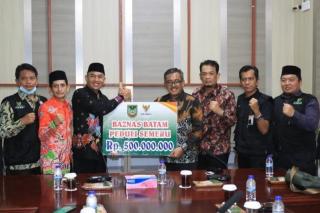 Batam Serahkan Batuan Rp 500 Juta untuk Korban Semeru