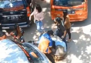 Empat Wanita di Batam Saling Jambak Gara-gara Susu
