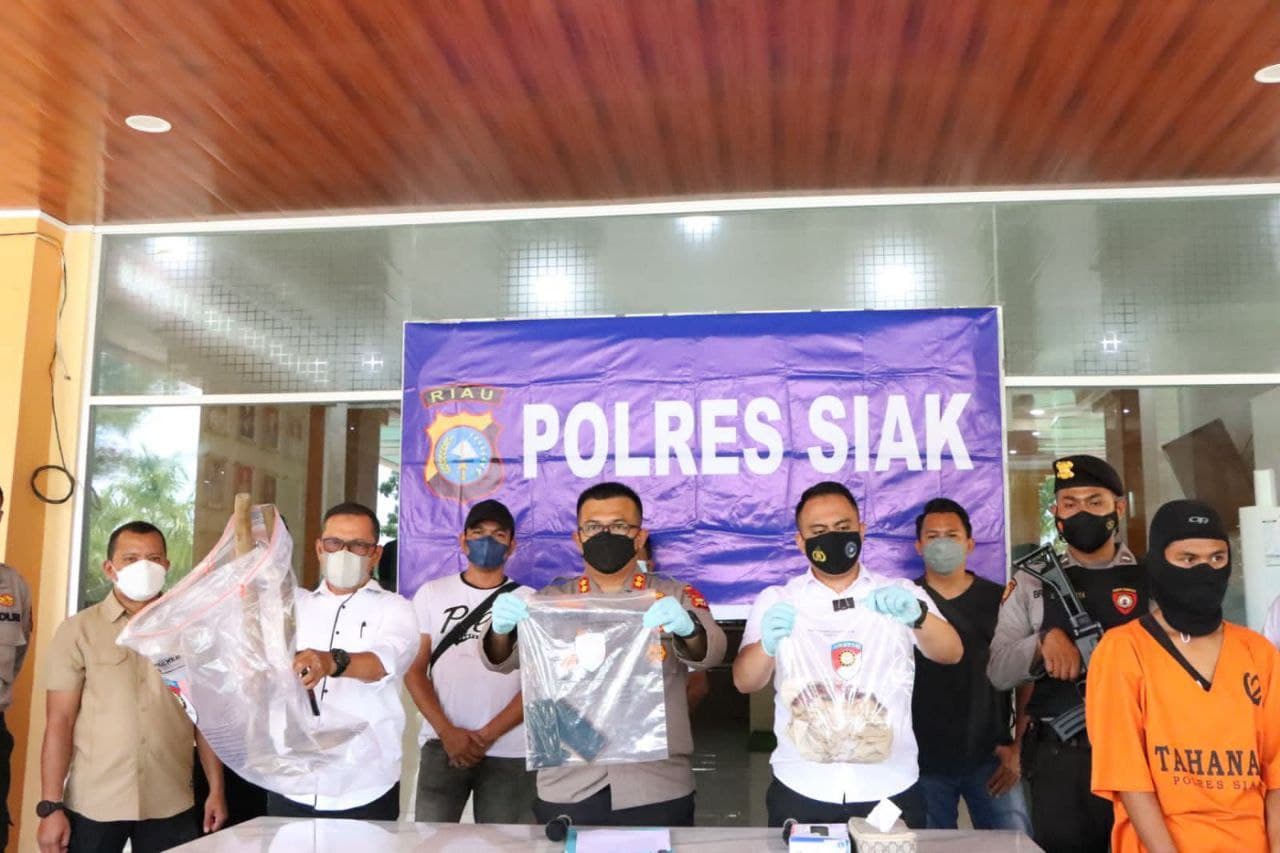 Gadis Belia di Riau Dihabisi Mantan Pacar dengan Keji