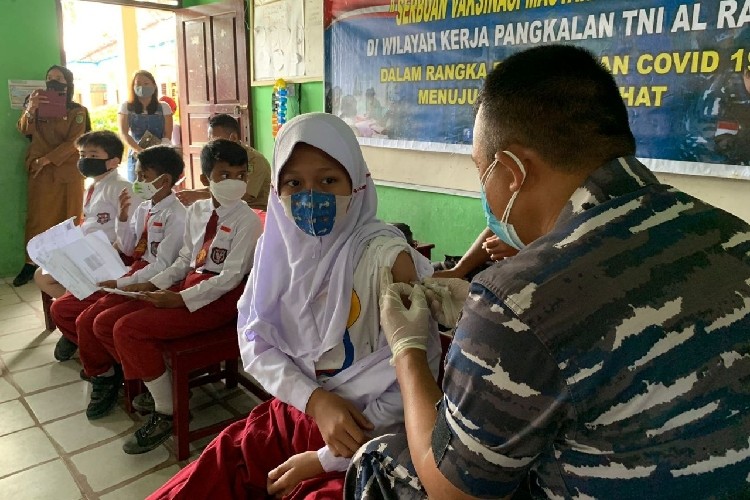 Lanal Ranai Sasar Pelajar Usia 6-11 Tahun Suntik Vaksin Covid-19