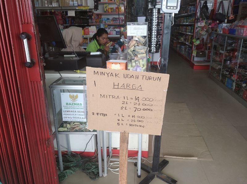 Minyak Goreng Satu Harga Bikin Pedagang Eceran di Natuna Kelimpungan