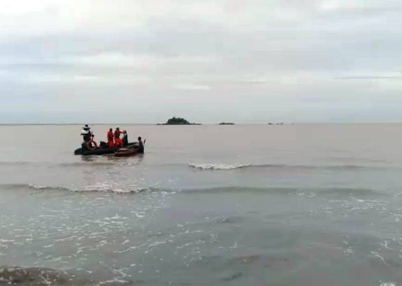 Gelombang Kuat Ganggu Pencarian Nelayan yang Hilang di Perairan Karimun 