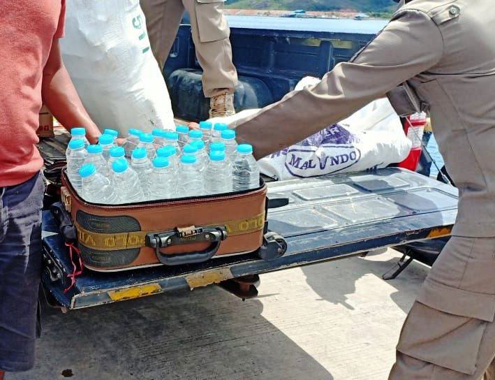 Camat: Penyelundup Arak Putih ke Tambelan Seorang Tukang Kayu