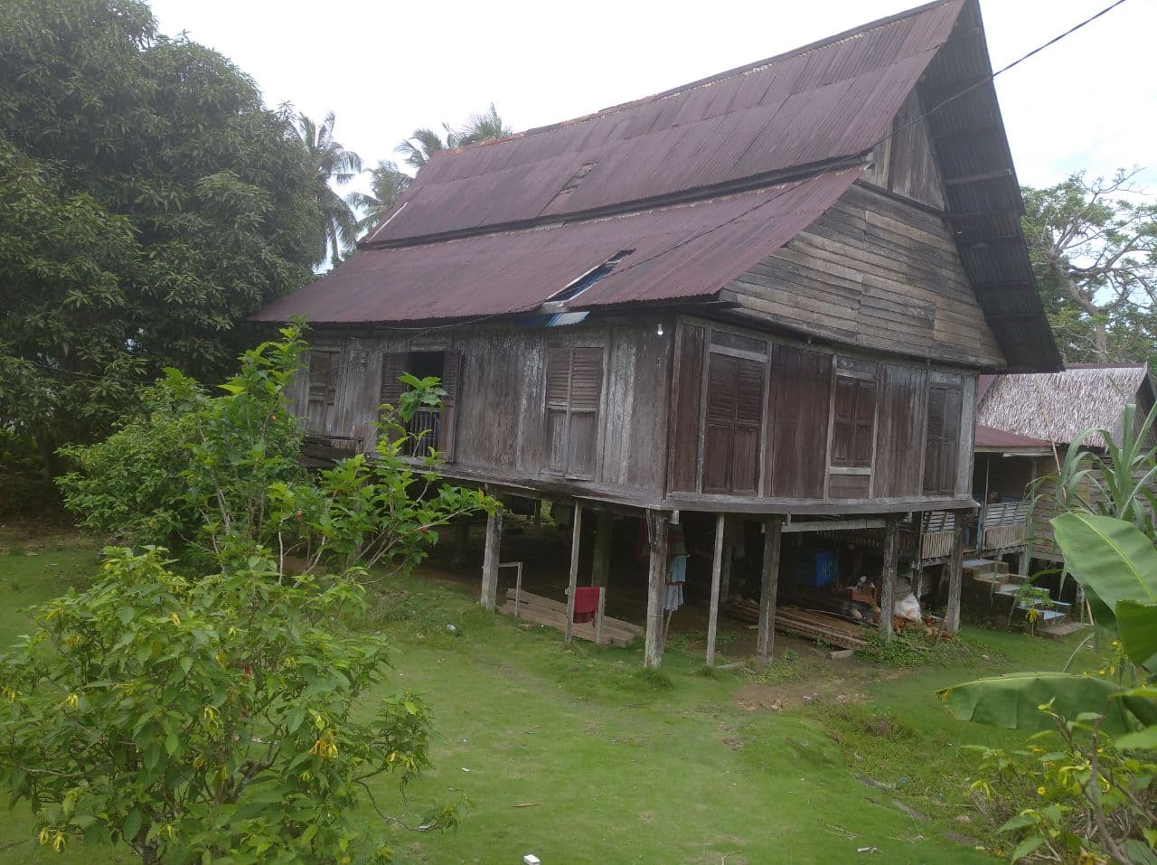 Potret Rumah Khas Melayu Berusia Ratusan Tahun di Serasan Natuna
