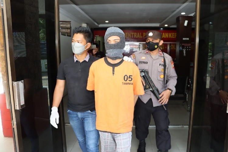 Siswi SMA di Batam Melahirkan Seorang Diri, Sang Kekasih Terancam 15 Tahun Bui