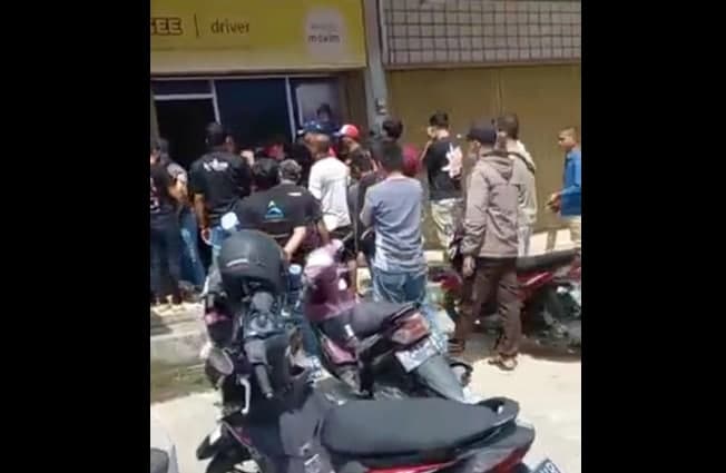 Driver Online Maxim Demo Kantor Cabang di Batam Gegara MoU Taksi Pangkalan