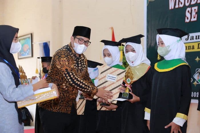 Wakil Ketua I DPRD Natuna Hadiri Kegiatan Wisuda Santri TPQ se-Kabupaten Natuna