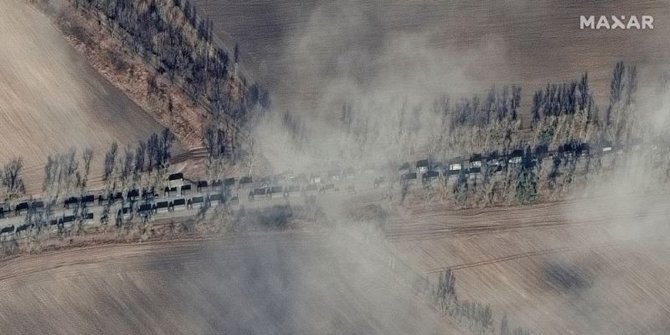Penampakan Iringan Tank dan Militer Rusia Menuju Kiev