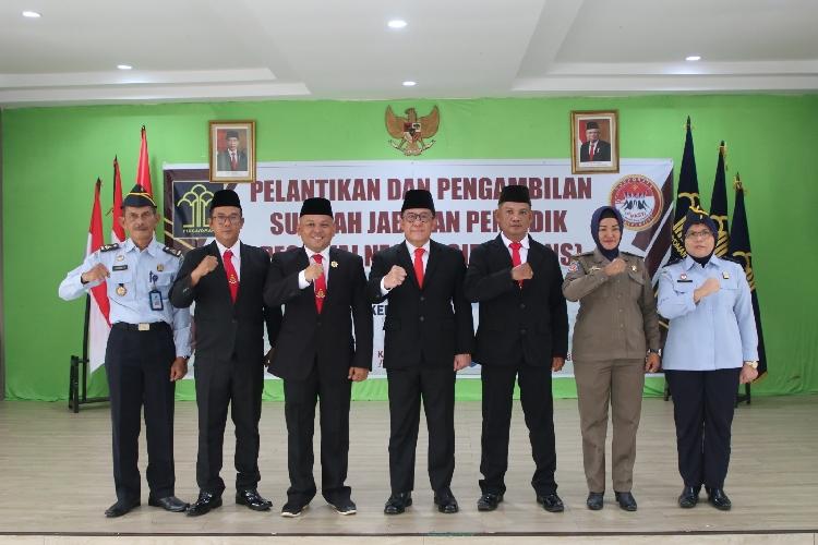 Kakanwil Kemenkumham Kepri Lantik 3 Penyidik PNS