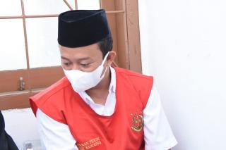 Herry Wirawan Pemerkosa Belasan Santriwati Divonis Seumur Hidup