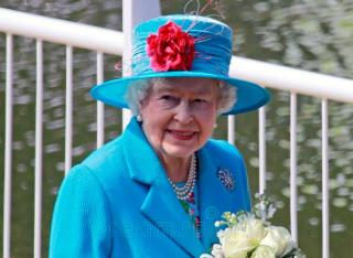 Alami Flu Ringan, Ratu Elizabeth II Positif Corona