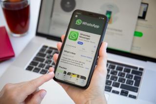 Deretan Risiko Jika Kamu Nekat Pakai Aplikasi Whatsapp KW