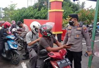 Dikira Razia Lalin, Pengendara Motor di Batam Malah Ditanyai Sertifikat Vaksin