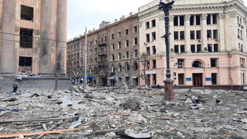 Serangan Rudal Rusia Hantam Gedung Dewan di Kharkiv Ukraina