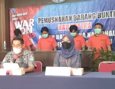 BNNP Kepri Ringkus 4 Pengedar Narkoba, Sabu 1 Kg Diamankan