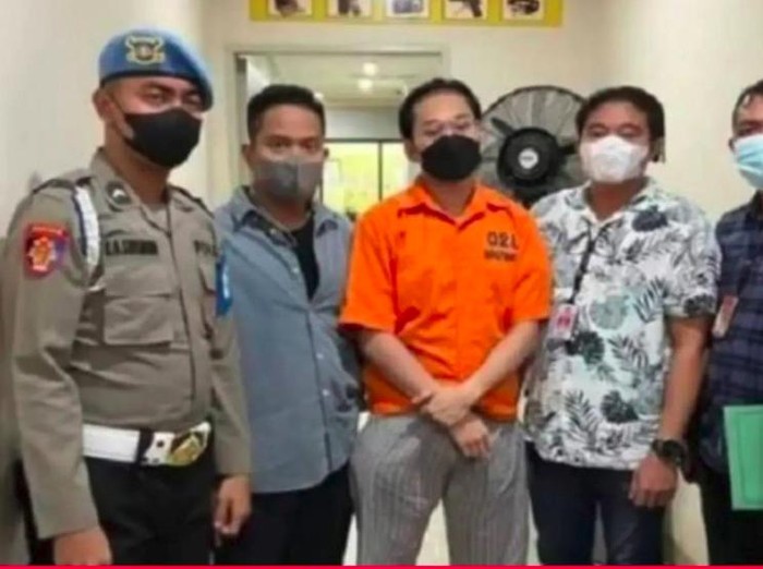 Kondisi Terkini Indra Kenz yang Viral Lemas Berbaju Tahanan Terungkap