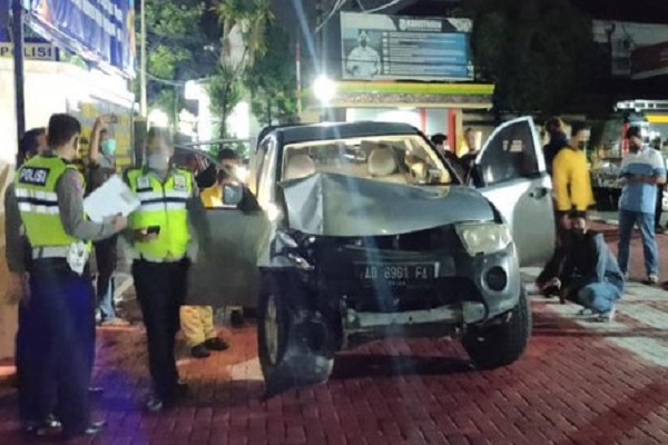 Densus 88: Dokter Sunardi Tabrakkan Mobil ke Petugas