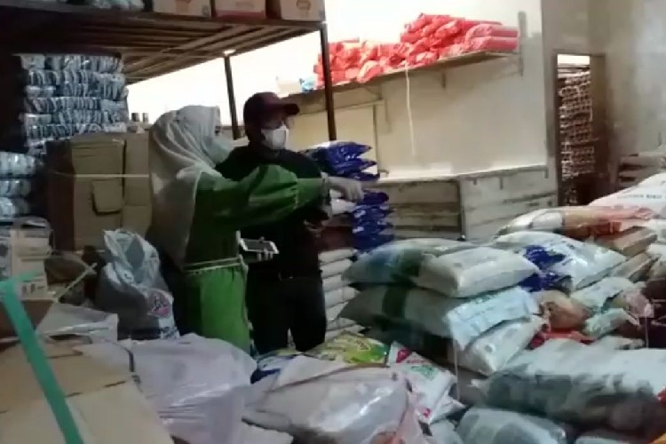 Swalayan di Tanjungpinang Kedapatan Jual Beras Langgar Permendag