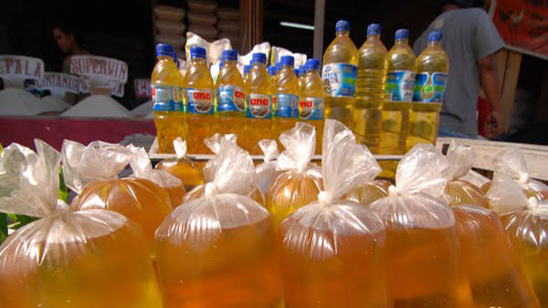 Pemerintah Naikkan HET Minyak Goreng Curah Jadi Rp 14 Ribu Per Liter