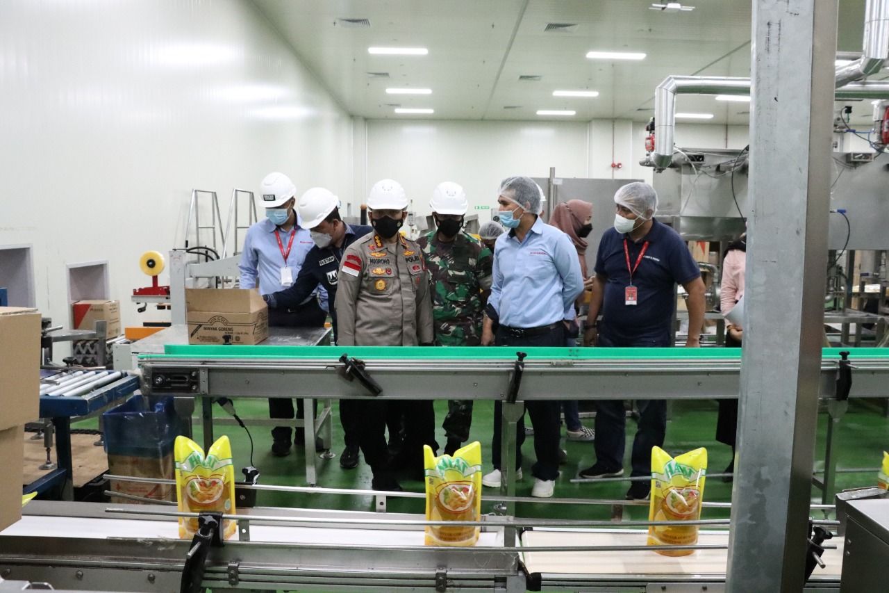 Kapolresta Barelang Sidak Pasar hingga Pabrik Minyak Goreng di Batam