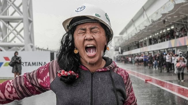 Rara, `Sang Avatar` Pengendali Hujan di MotoGP Mandalika Digaji Ratusan Juta