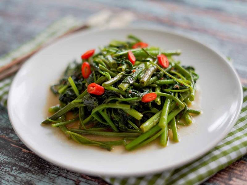 Makan Kangkung Bisa Bikin Ngantuk, Mitos atau Fakta?