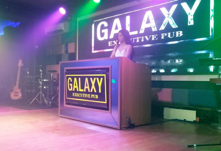 Tampil di Galaxy Pub Batam, DJ Una Dapat Saweran dari Pengunjung
