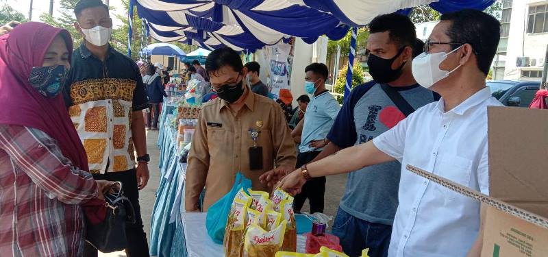 Dihargai Rp 15 Ribu, Minyak Goreng Langsung Ludes saat Pasar Murah di Bengkong