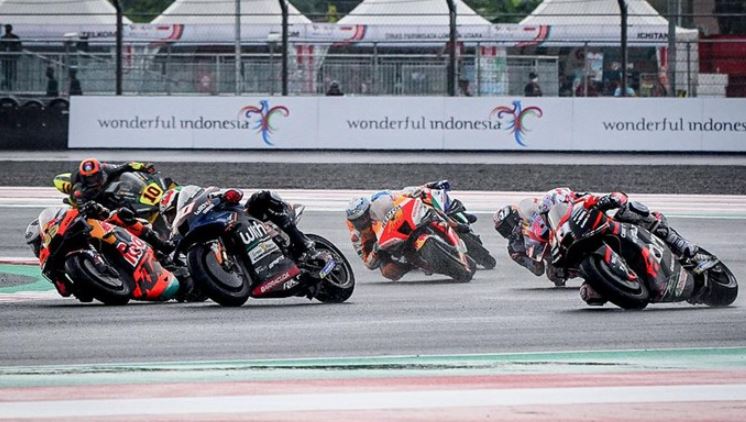Kaos hingga Topi, Ini Daftar Barang Pembalap MotoGP yang Bakal Dilelang