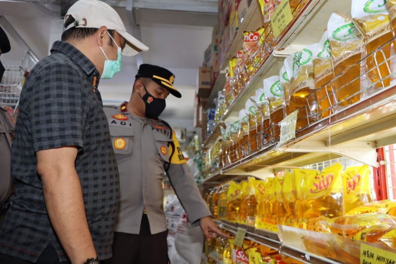 Sidak Minyak Goreng di Swalayan Tanjungpinang, Ini yang Ditemukan Polisi