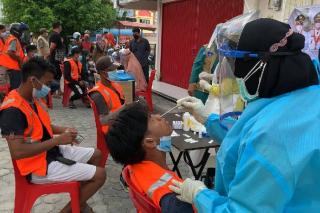 Razia Prokes di Karimun, Pelanggar Langsung di-SwabÂ Antigen