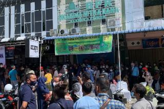 Pasar Murah BUMN di Karimun Abai Prokes, Bupati Khawatir Covid-19