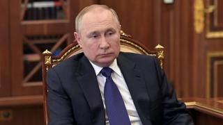 Teleponan dengan Macron Sejam Lebih, Putin Tegaskan Hal Ini