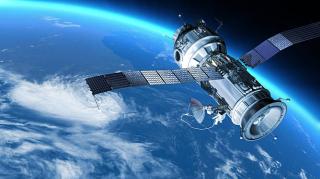 Militer Iran Sukses Luncurkan Satelit Pengintai ke Luar Angkasa